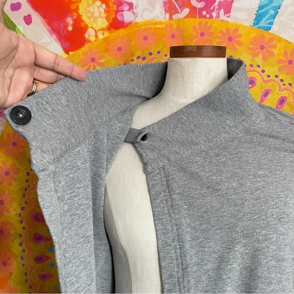 Lululemon Athletica Coast Wrap cardigan in Heather Gray size 2 preowned